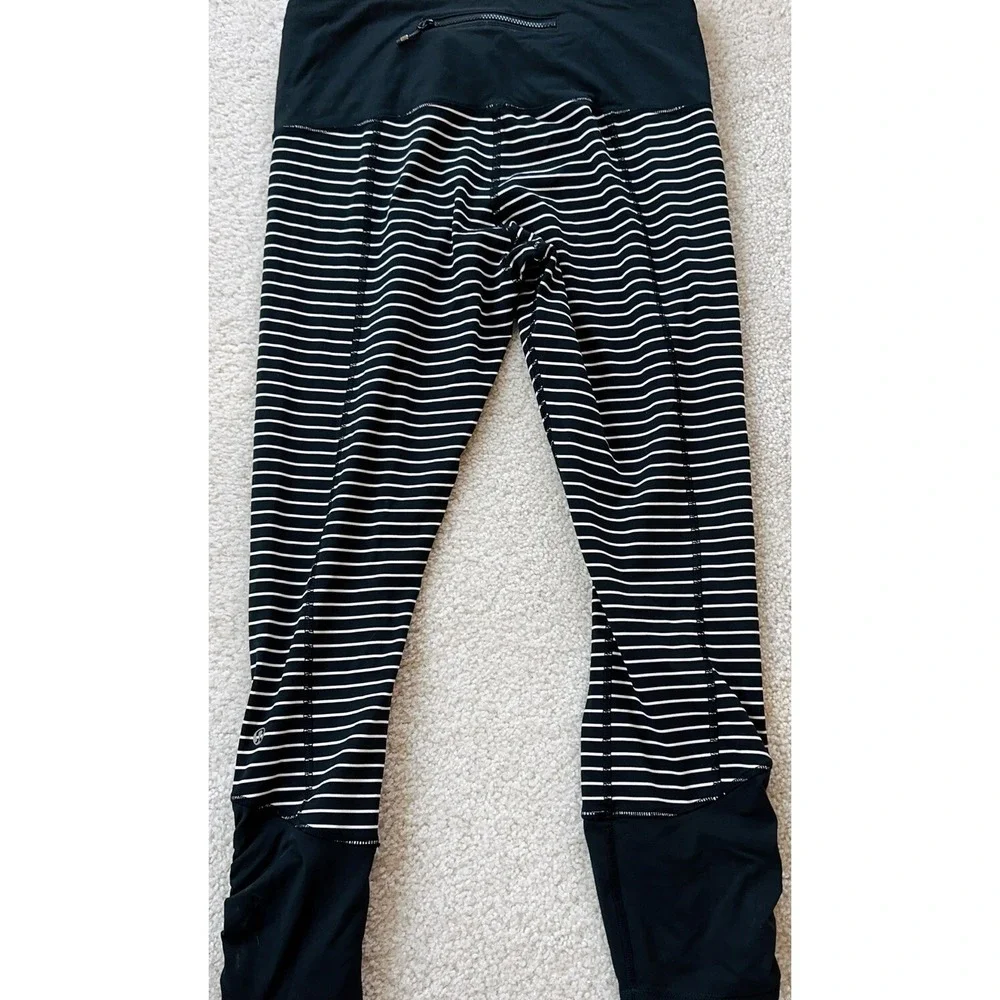 Lululemon Leggings 6 Black Striped